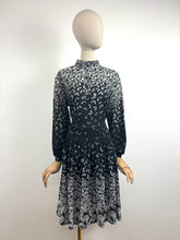 Load image into Gallery viewer, Papilion {16}