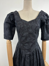 Load image into Gallery viewer, Ebony {8}