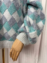 Load image into Gallery viewer, Quinn {18}