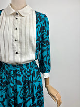 Load image into Gallery viewer, Bobbie {12}