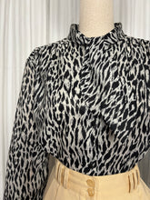 Load image into Gallery viewer, Cruella {16-18}