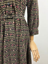 Load image into Gallery viewer, Briar Rose {10}