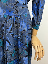 Load image into Gallery viewer, Poppy {12}