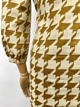 Load image into Gallery viewer, Ermintrude {12}