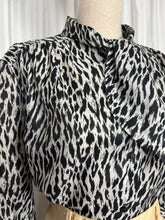 Load image into Gallery viewer, Cruella {16-18}