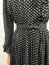 Load image into Gallery viewer, Magnolia {10}