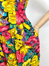 Load image into Gallery viewer, Daffy {8}