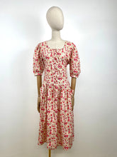 Load image into Gallery viewer, Betsy Berry {10}