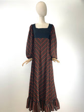 Load image into Gallery viewer, Chevron {8}