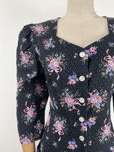 Load image into Gallery viewer, Posy {12}