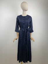 Load image into Gallery viewer, Dot {8}