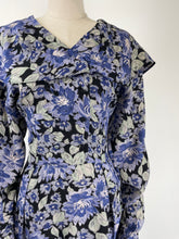 Load image into Gallery viewer, Anemone {12}