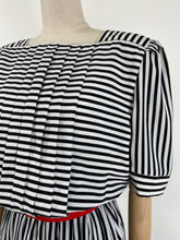 Load image into Gallery viewer, Bee {10}