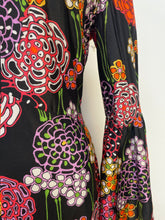 Load image into Gallery viewer, Chrysanthemum {12}