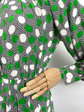 Load image into Gallery viewer, Shiruku {8}