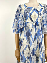 Load image into Gallery viewer, Harlequin {8}