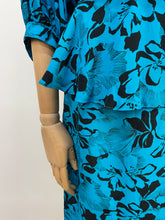 Load image into Gallery viewer, Cyan {14}