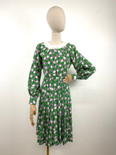 Load image into Gallery viewer, Shiruku {8}