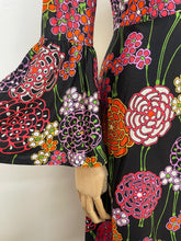 Load image into Gallery viewer, Chrysanthemum {12}