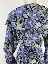 Load image into Gallery viewer, Anemone {12}