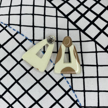 Load image into Gallery viewer, 1970s Safari Earrings
